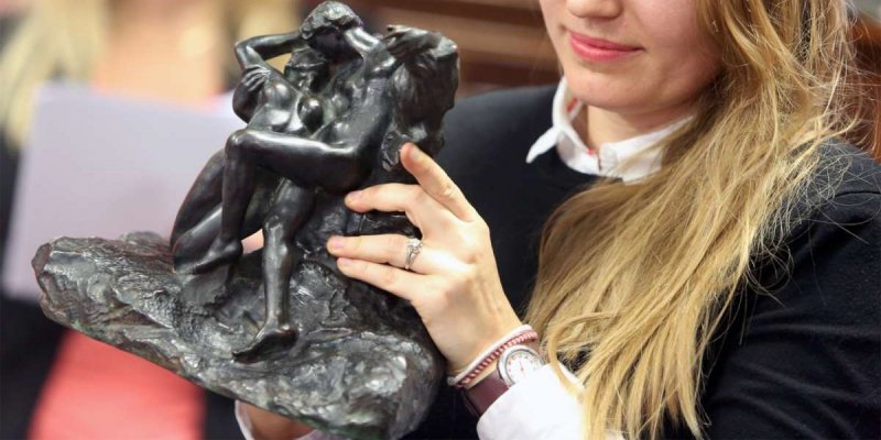 l’« Éternel Printemps » d’Auguste Rodin a été vendu 156 000 € à l’hôtel des ventes Toledano d’Arcachon.